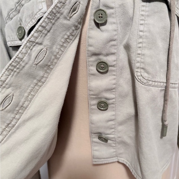 American Eagle Outfitters Women's Cropped Utility Jacket in Green - Picture 5 of 7